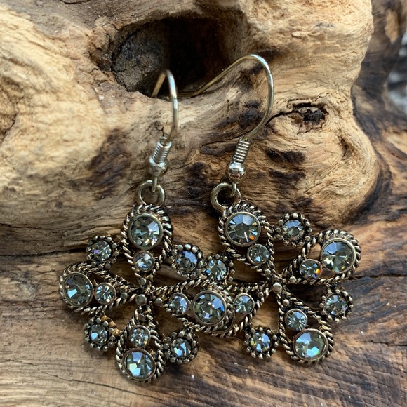 Earrings - Picture 4 of 5